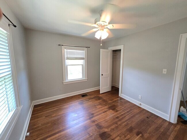 Building Photo - 3605 Navajo Dr