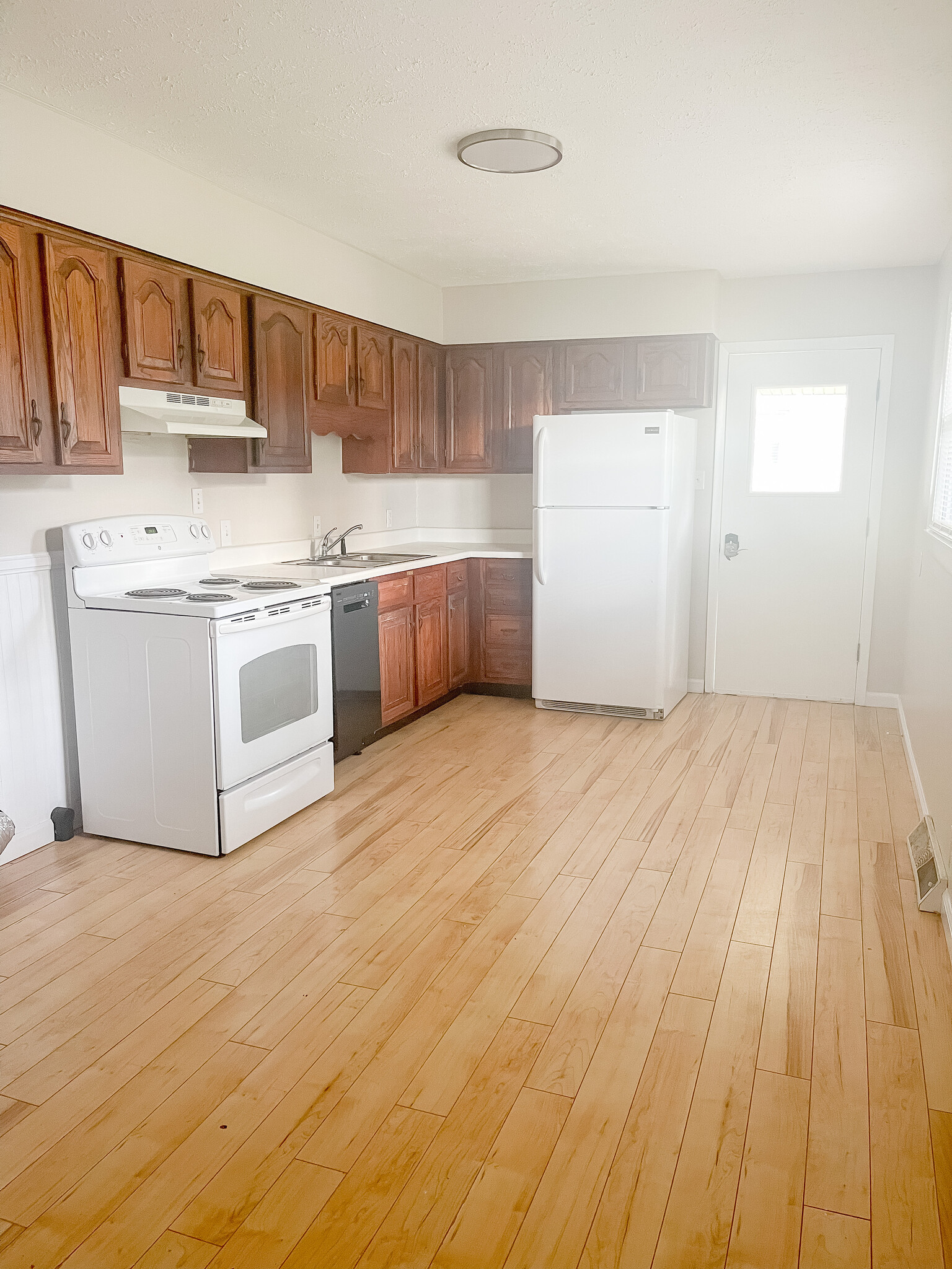 Building Photo - 18 Jon St