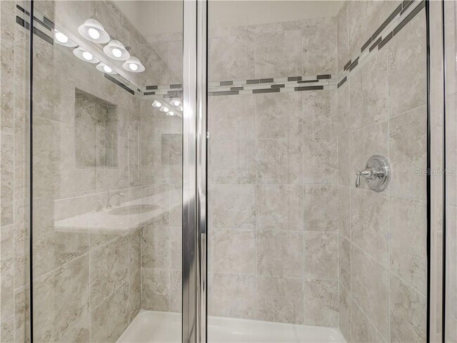 Excellent Shower plus spacious. Top-quality, High Quality, Modern Design, Luxurious Townhouse. Just - 1074 Amber Leaf Trail