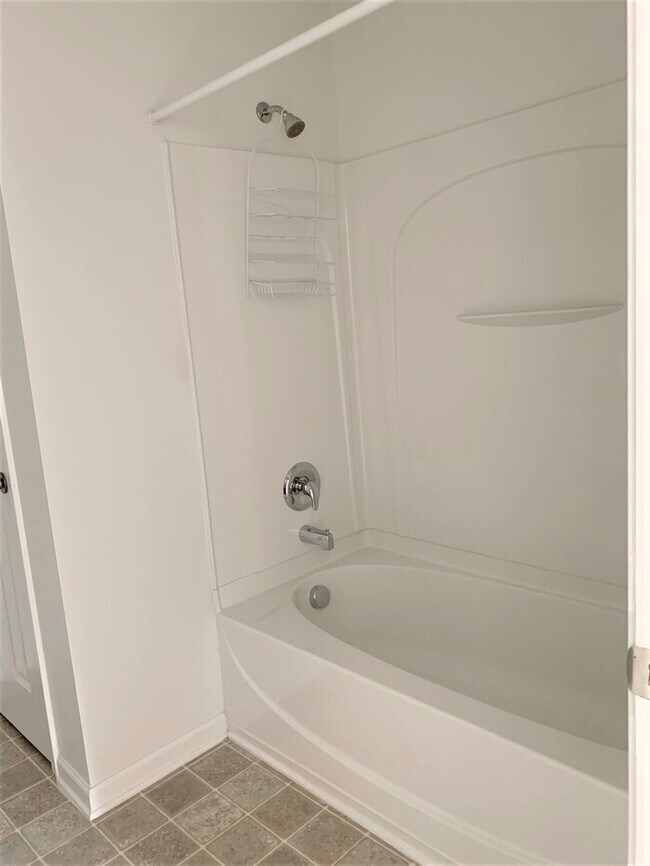 Building Photo - Beautiful town home in Summerville