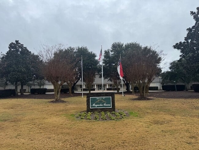 Building Photo - Magnolia Greens - Leland