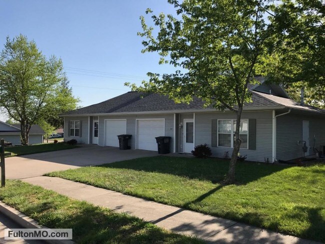 Building Photo - 1007 Boulder Court