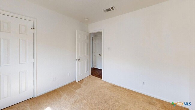 Building Photo - 3206 John Porter Dr
