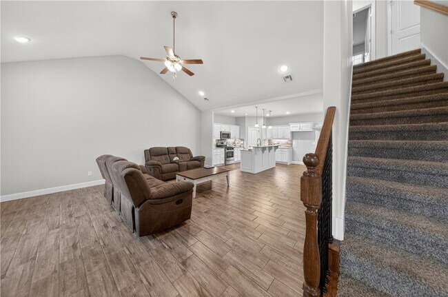 Building Photo - 584 Quartz Wy