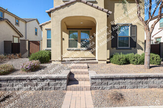 Building Photo - 3 bedroom 2.5 bath in Phoenix