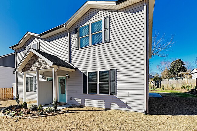 Primary Photo - 10 Riddle Rd