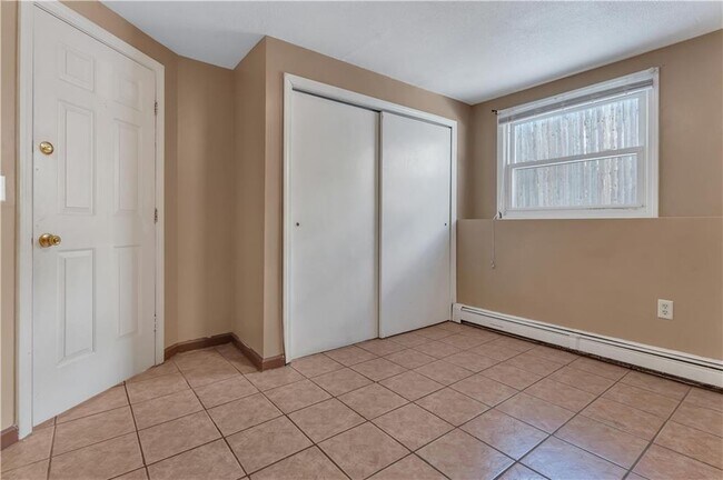 Building Photo - 66 Silver Lake Ave