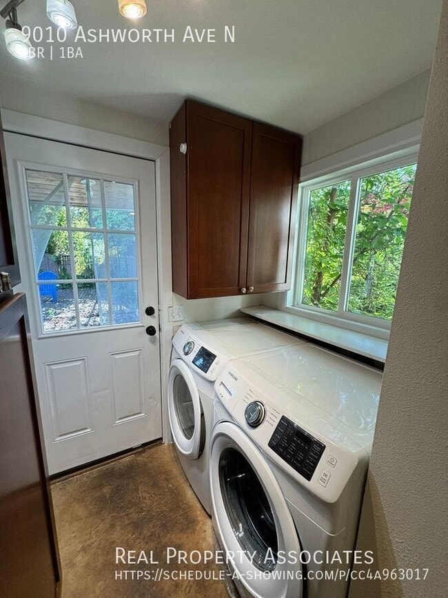 Building Photo - 9010 Ashworth Ave N