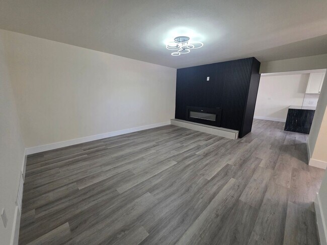 Building Photo - Remodeled Single Story in College neighborhood!