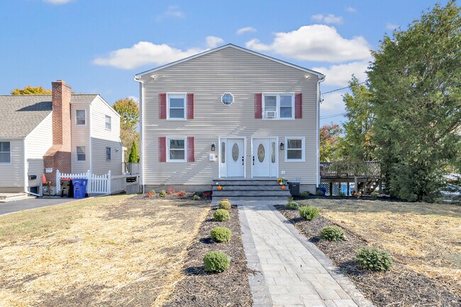 Primary Photo - 14 Fairview Ave