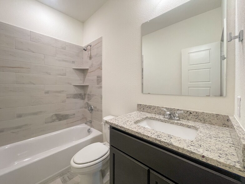 Building Photo - 6912 Llano Dr