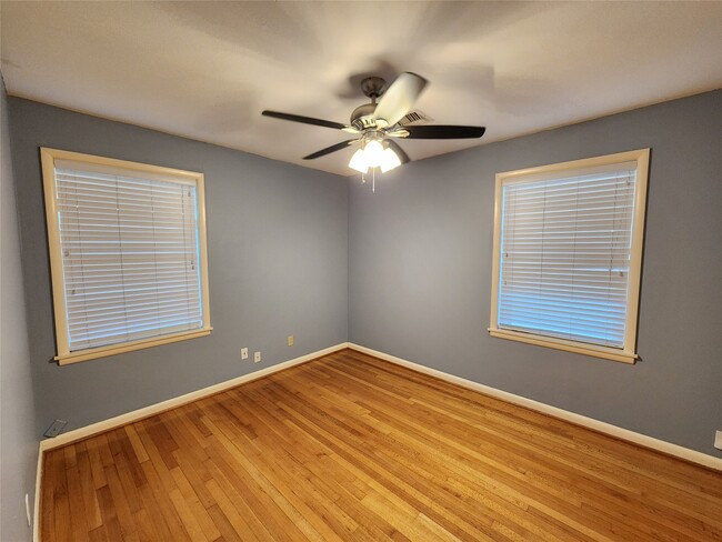 Building Photo - 6418 Woodbrook Ln