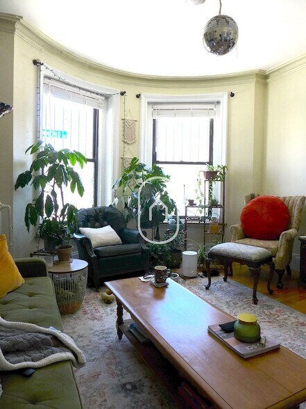 Building Photo - 5 Sussex St