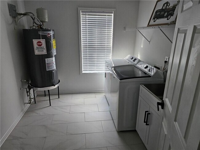 Building Photo - 1222 Paiute Ct