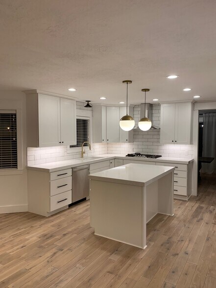 Building Photo - 8942 Taft Hill Dr
