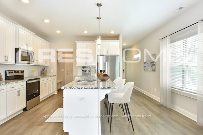 Building Photo - 143 A Belinda Pkwy