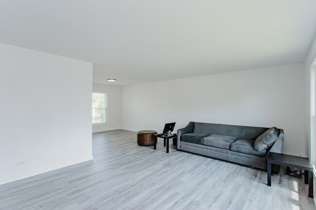 Building Photo - 815 Concord Cove