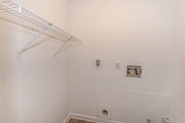 Building Photo - 973 Parkwood Ct