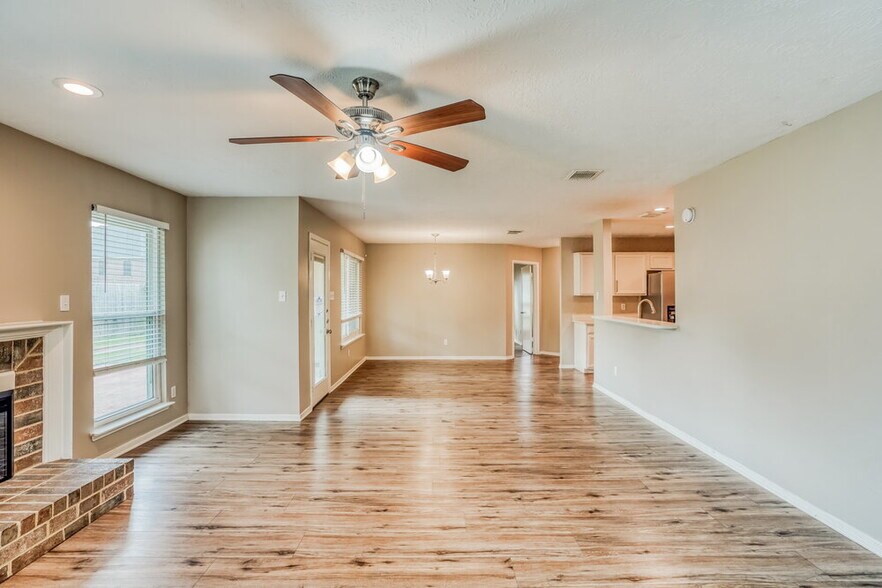 Building Photo - 302 Dunford Ct