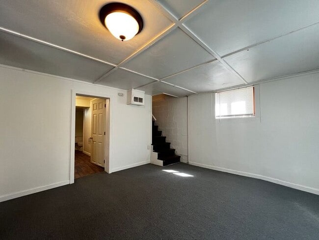 Building Photo - $2,200 | 4 Bedroom, 2 Bathroom House | Dog...