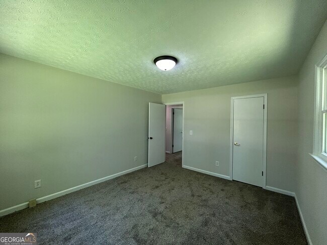 Building Photo - 488 Dogwood Trail