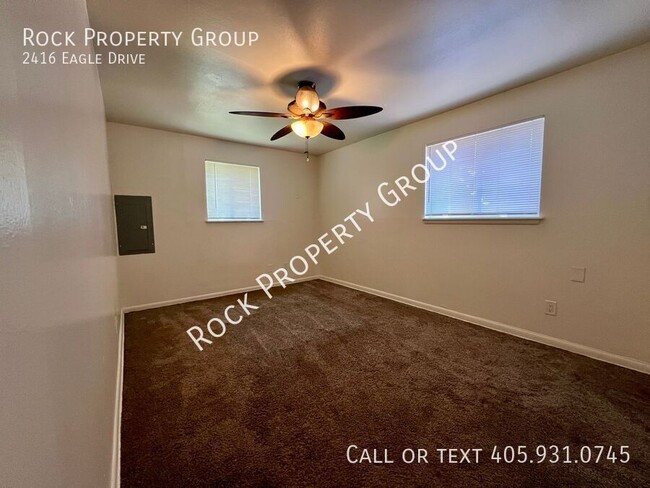Building Photo - 2416 Eagle Dr