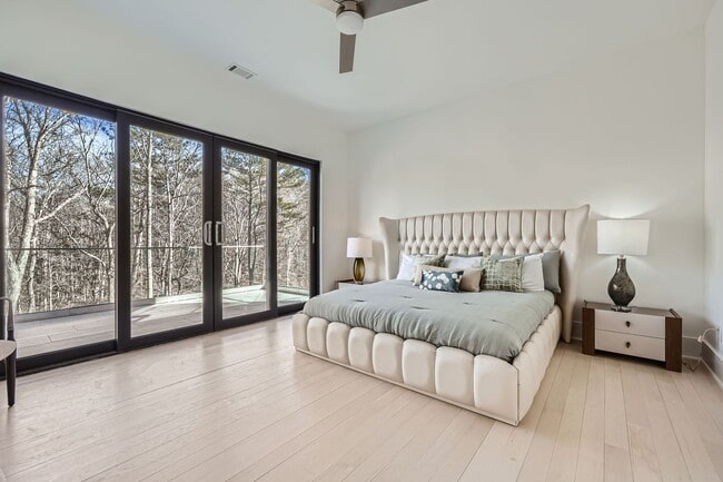 Building Photo - 600 Colebrook Ct NW