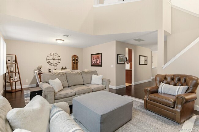 Building Photo - 11 Indian Trce