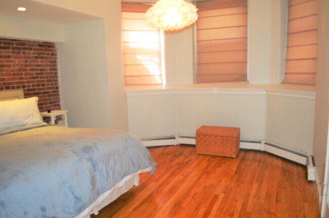 Building Photo - 373 Commonwealth Ave