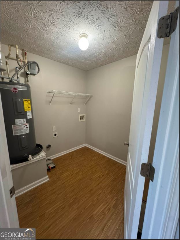 Building Photo - 5548 Pineridge Ct