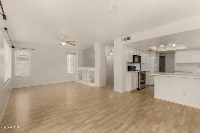 Building Photo - 1343 E Angela Dr