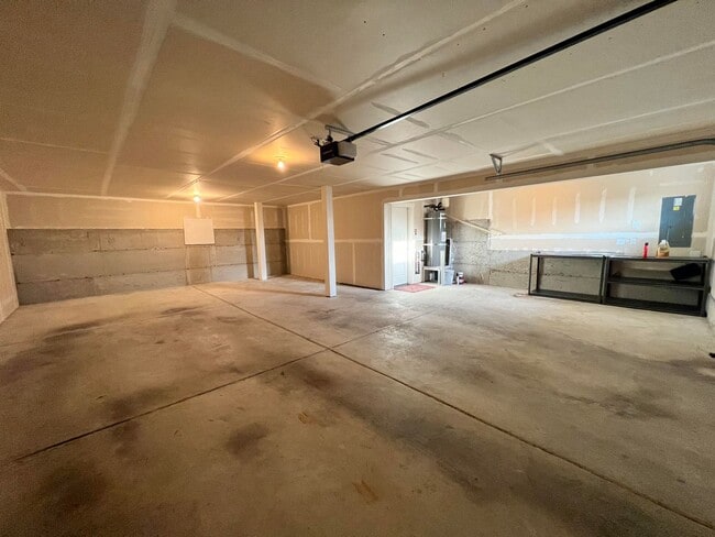 Building Photo - 3bed/2.5bath with Lofted Space at Harbor Crossing!