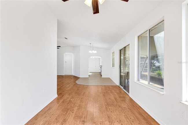 Building Photo - 10962 SW 81st Ave