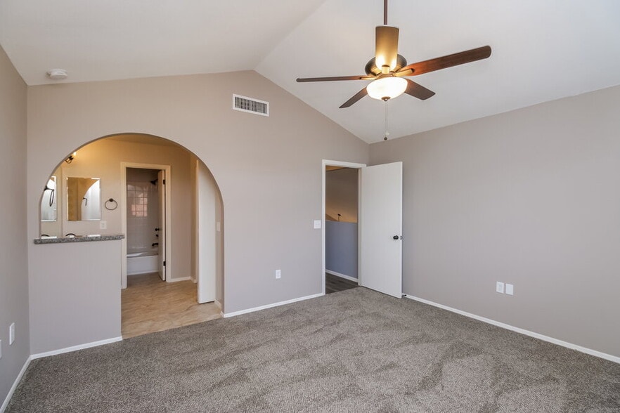 Building Photo - 1534 E Campbell Ave