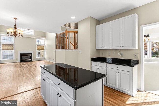 Building Photo - 47497 Saulty Dr