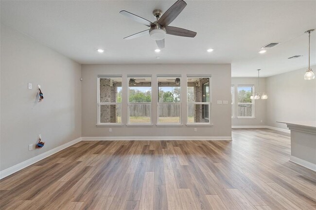 Building Photo - 1709 Stinnett Dr
