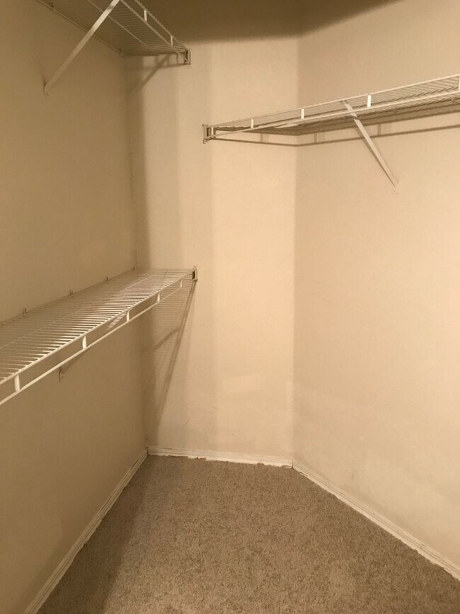 Building Photo - 2586RTJ.Madison 1110(100)