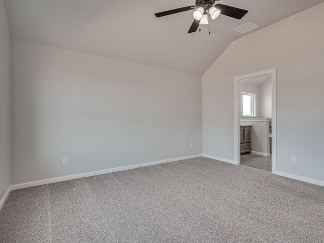 Building Photo - Newer Home available Mid-August 2026- Mustang Park- Storm Shelter