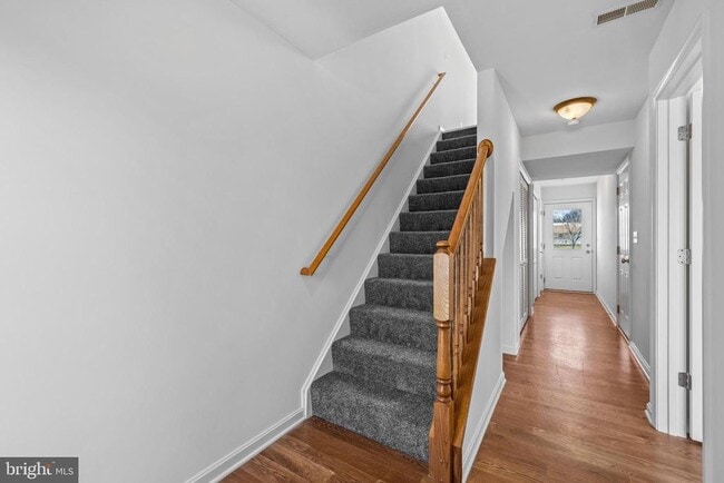 Building Photo - 6 Mustang Dr