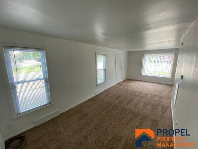 Building Photo - 8141 Macomb St