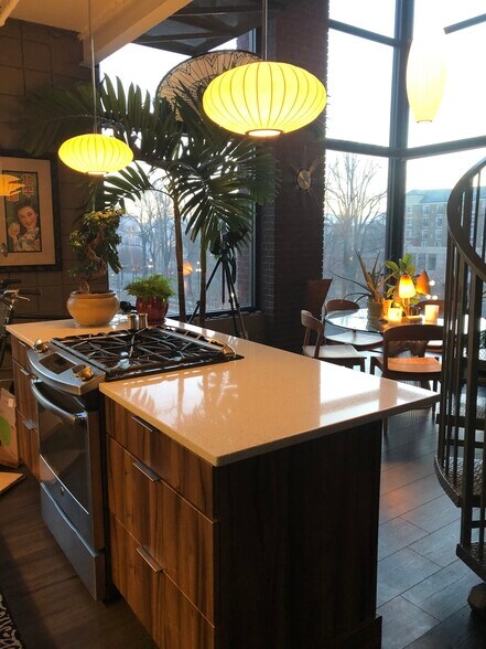 Building Photo - 360 W 300 S