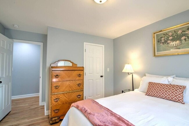 Building Photo - 201 Springdale Rd