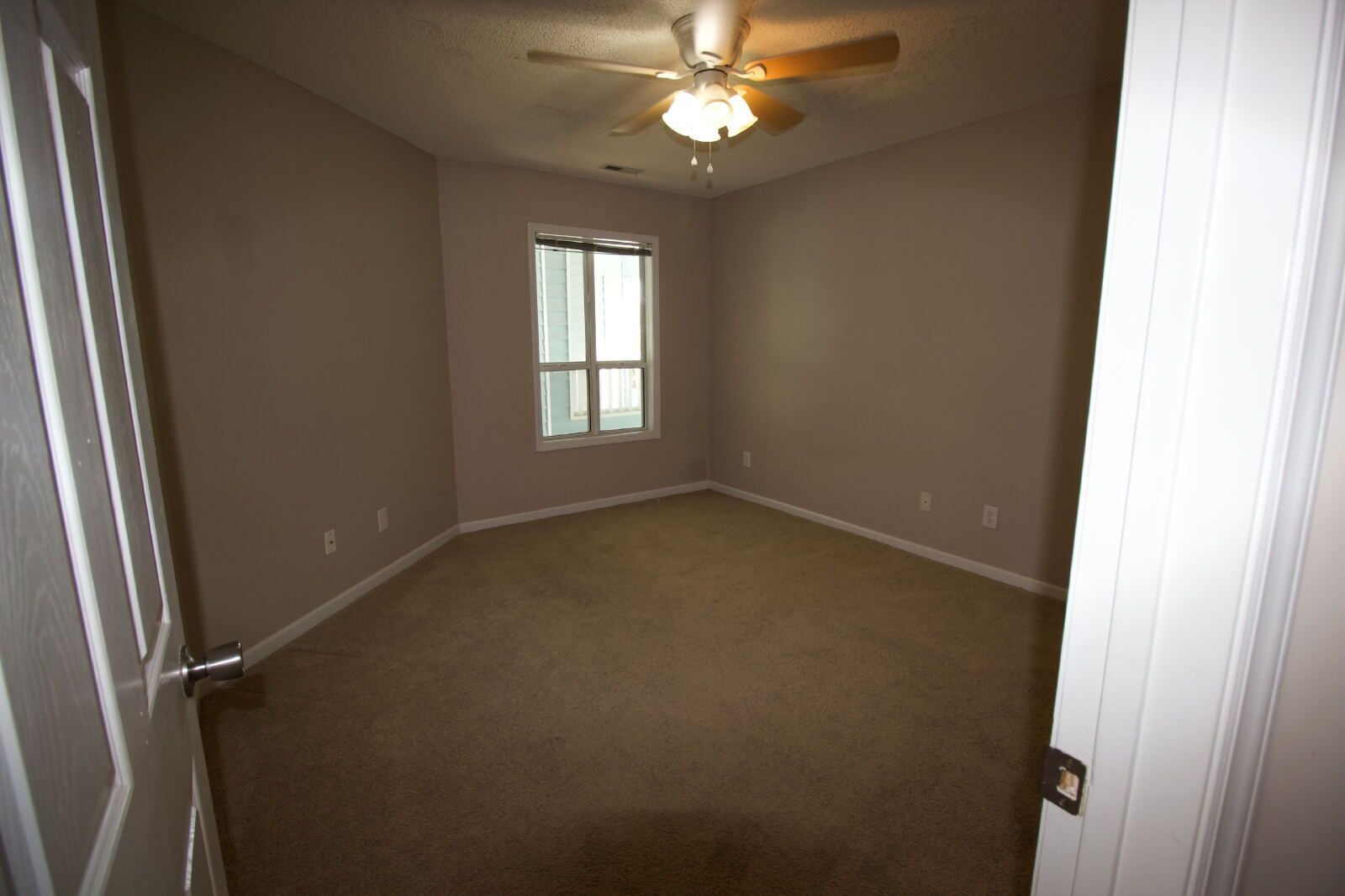 Building Photo - 120 Breezewood Dr