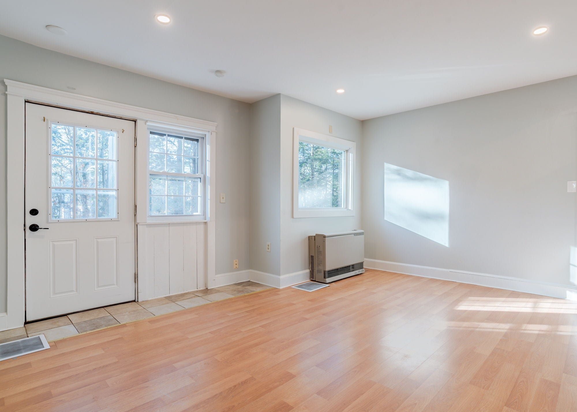 Building Photo - 8 Western Ave