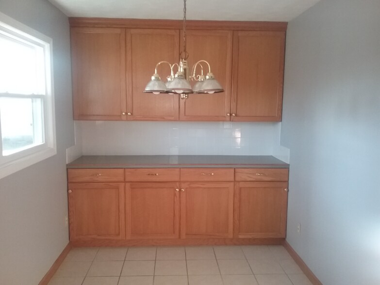 Building Photo - 4142 Sabin Dr