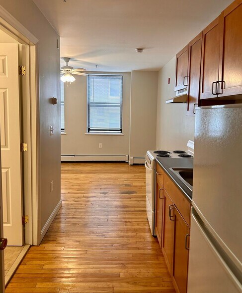 Interior Photo - Portside on the Grid