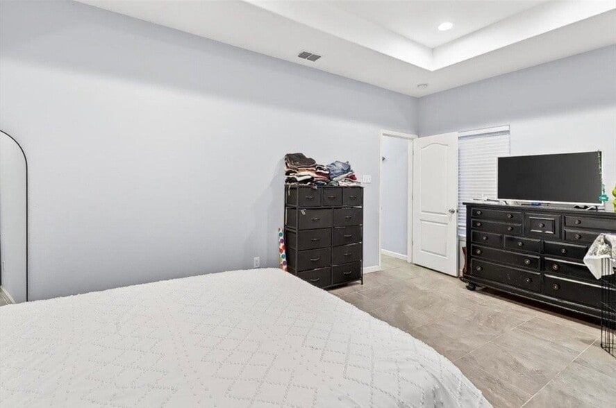 Building Photo - 6402 Williams Dr