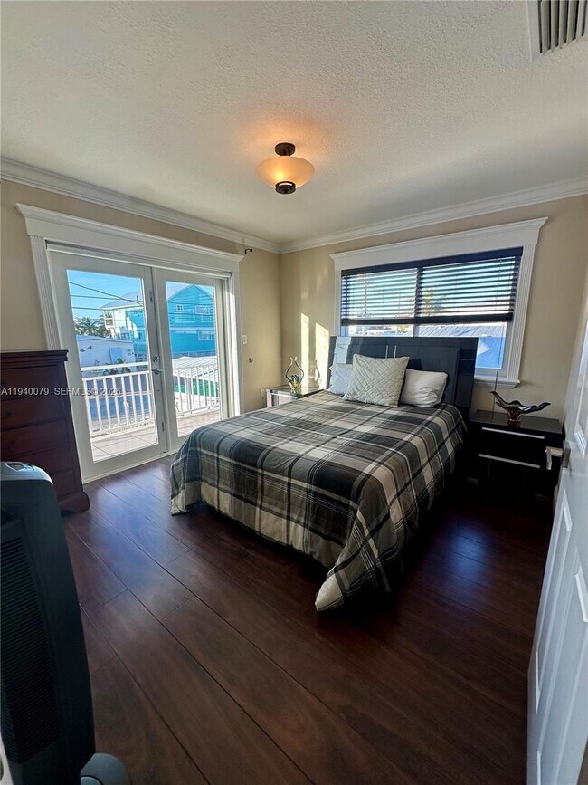 Building Photo - 1516 Aqueduct Ln