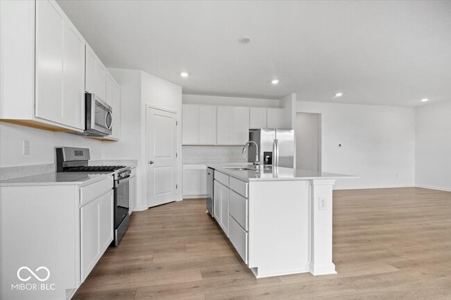 Building Photo - 2285 Pne Vly Dr