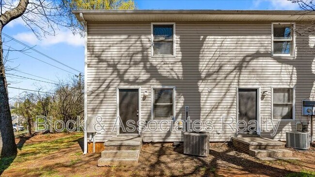Building Photo - 1624 Spring Garden St